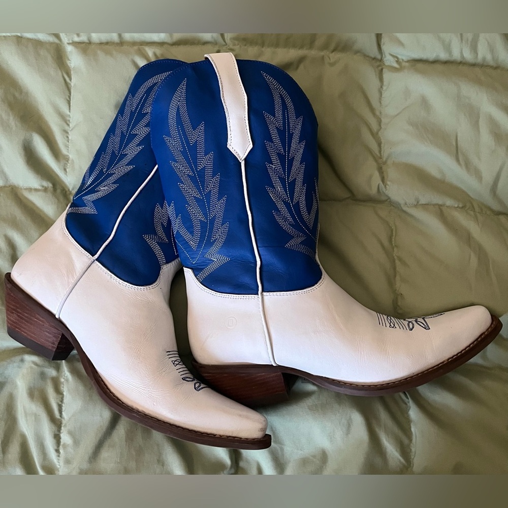 Dingo1969 Hold Yer Horses Cowboy Booties Blue & White